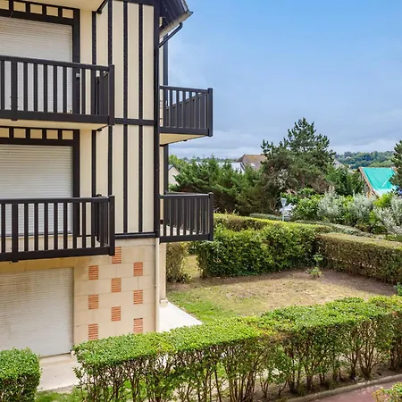 Daire Les Terrasses De Tourgeville-5 By Interhome